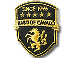 黒とゴールドの盾型エンブレム　刺繍ロゴ No.0220 デザイン例 / サッカーユニフォームショップV-ELEVEN