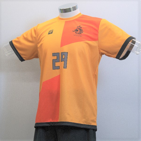 オランダ代表風の山吹色ベース 橙色 フルオーダーユニフォームtype A No 0251デザイン例 激安オーダーサッカーユニフォーム フットサル ユニフォームの作成なら サッカーショップv Eleven